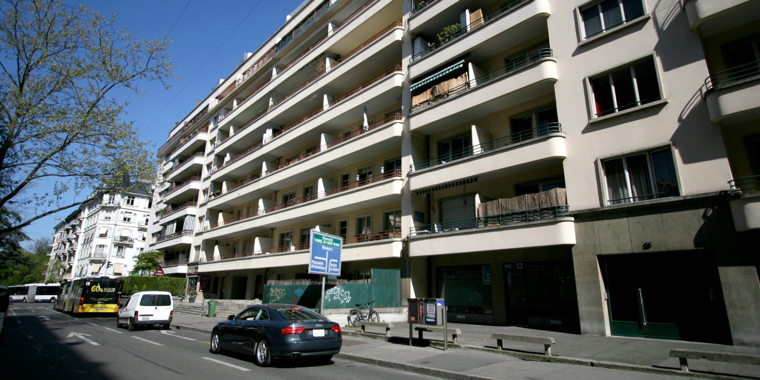 Contamines-19-Immeuble-annonce